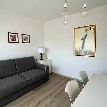 Condominio Centrale 219 아파트